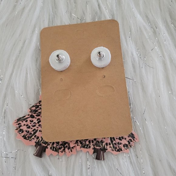 Leopard Print Christmas Tree Earrings - Picture 4 of 6